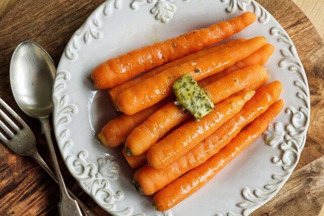 Quick and Easy: Microwave Cooking Fresh Carrots - PlantHD