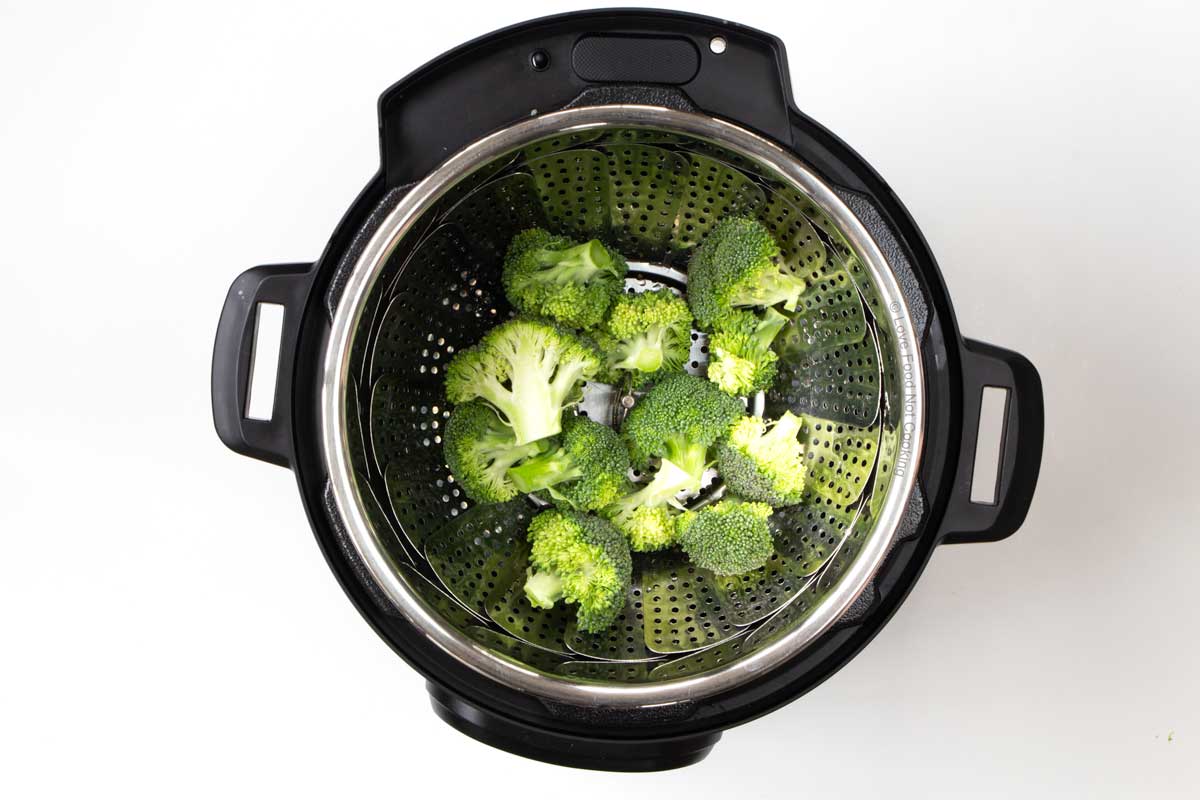 Broccoli in the instant pot. 