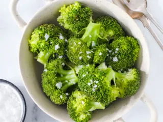 Instant Pot steamed broccoli.