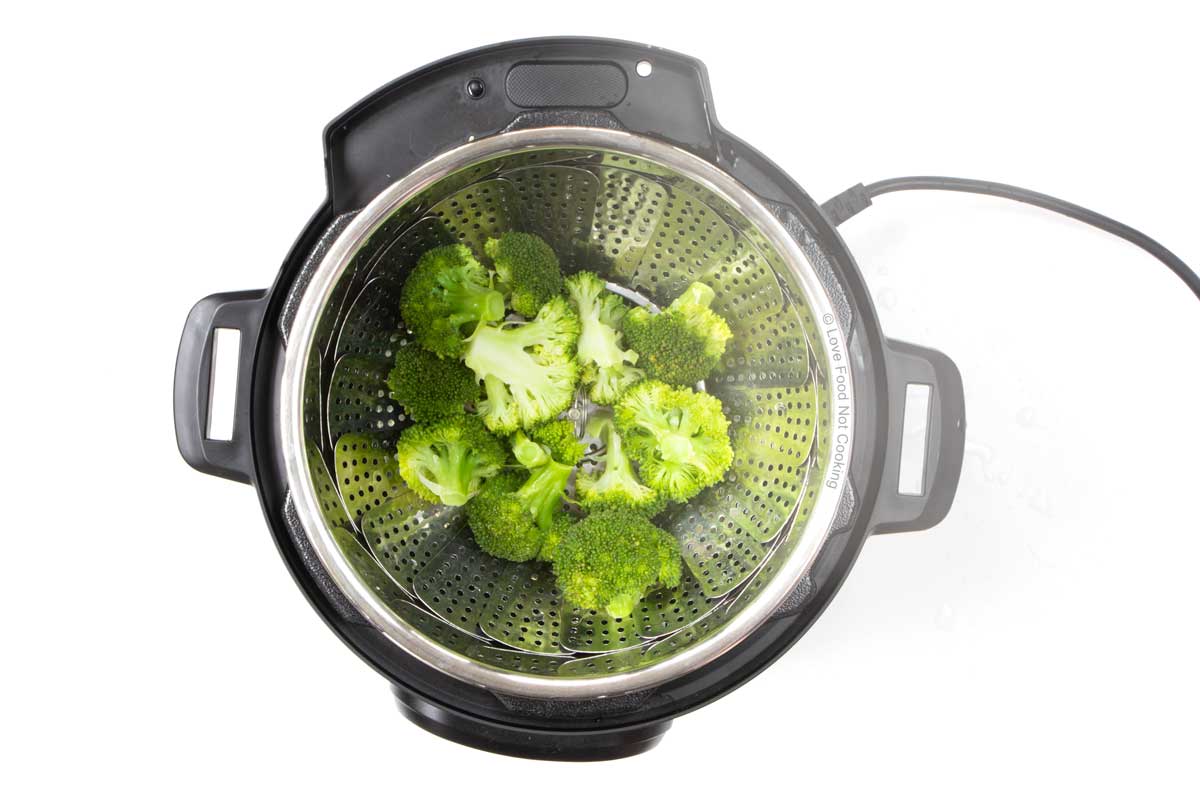 Steamed broccoli in the Instant Pot. 