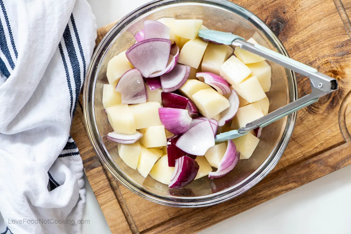 Air fryer outlet potatoes and onions